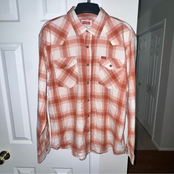 Wrangler Other - Wrangler Men's Slim Fit Long Sleeve Woven Twill Shirt Size L, NWT